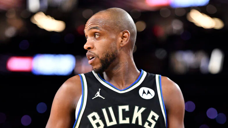 Bucks guard Khris Middleton sits out practice due to illness ahead of NBA Cup final